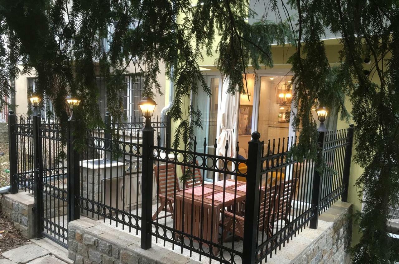A Luxury Apartment With Patio And Bbq Sofia Esterno foto