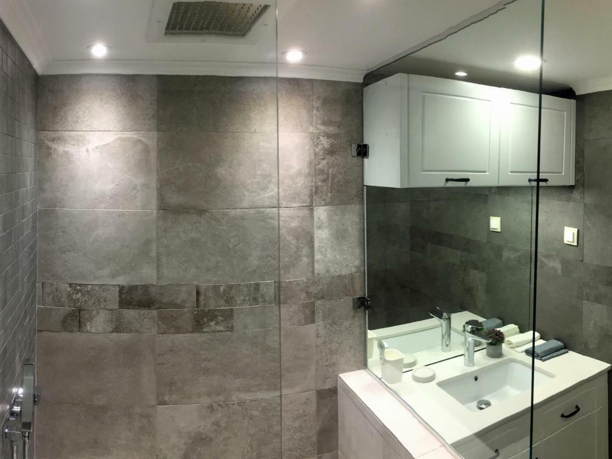 A Luxury Apartment With Patio And Bbq Sofia Esterno foto